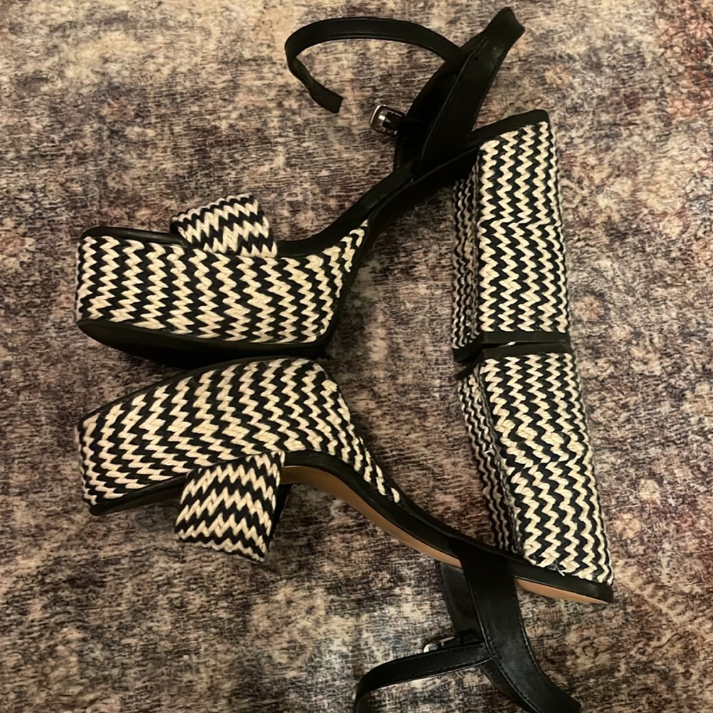 Sandal - Picture 4 of 5